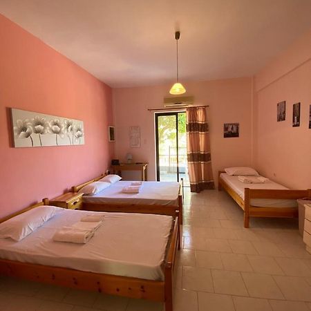 Yfantis Sakis Apartment'S Eratini Luaran gambar