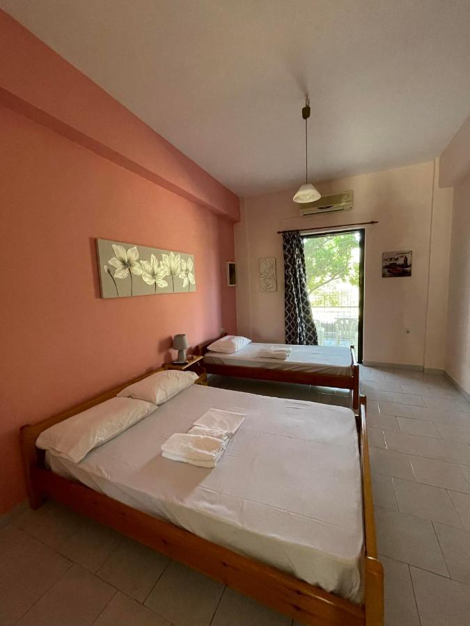 Yfantis Sakis Apartment'S Eratini Luaran gambar