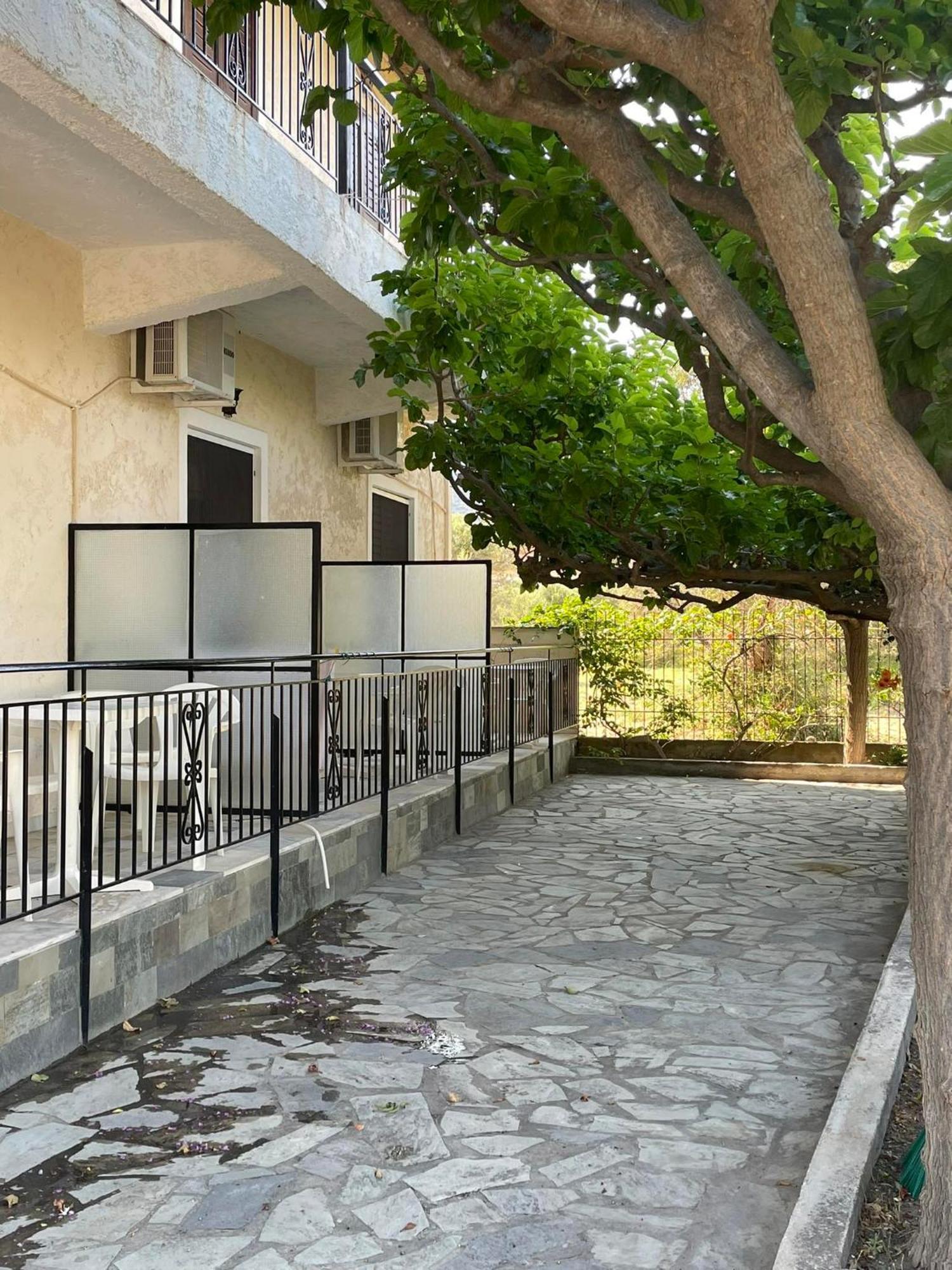 Yfantis Sakis Apartment'S Eratini Luaran gambar